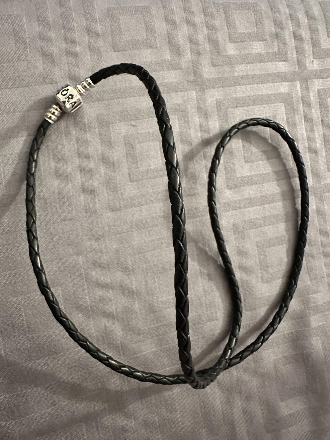 Pandora leather chain image indicator(2)