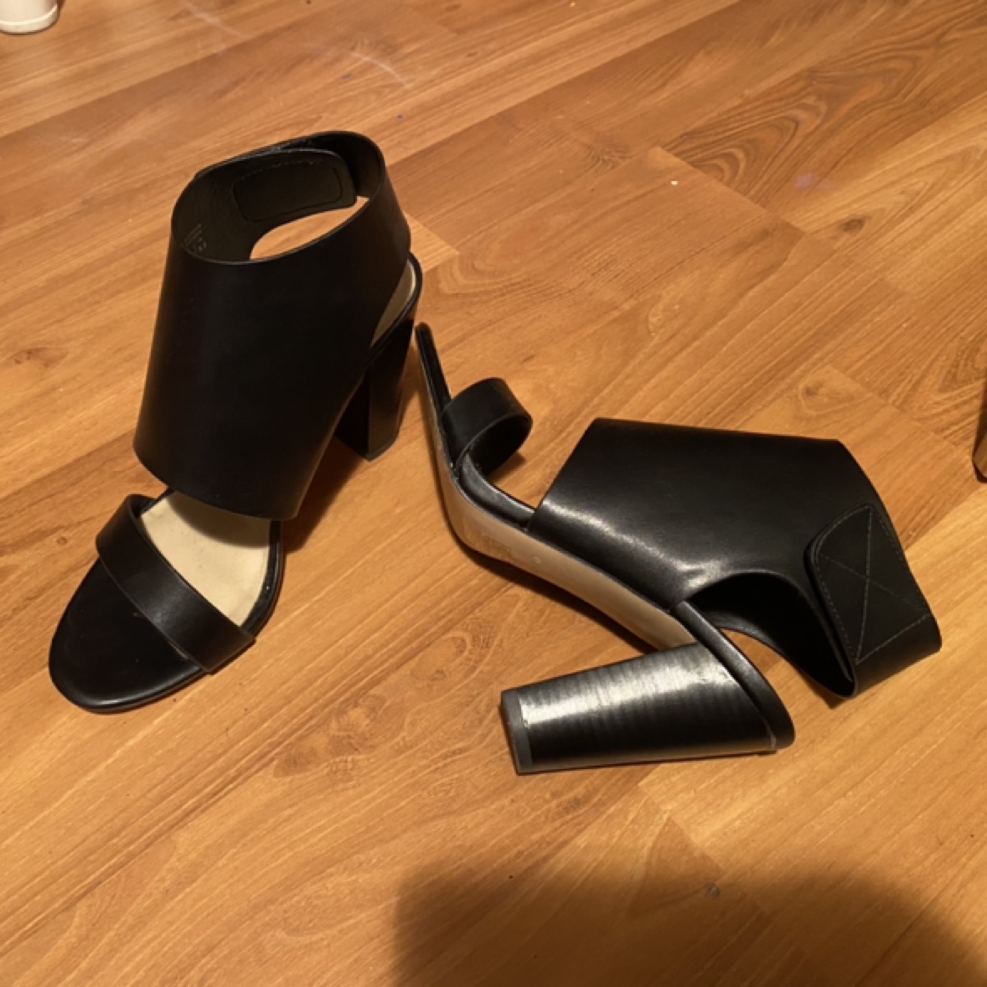 High pump black shoes- size 7.5- Aldo- new - photo 2
