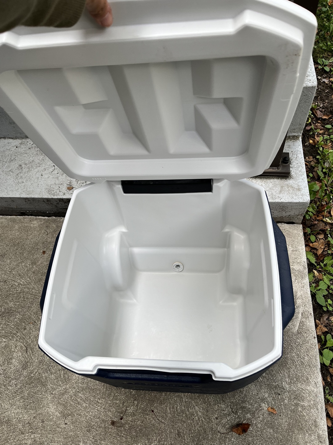 Coleman coolers with wheels - photo 2