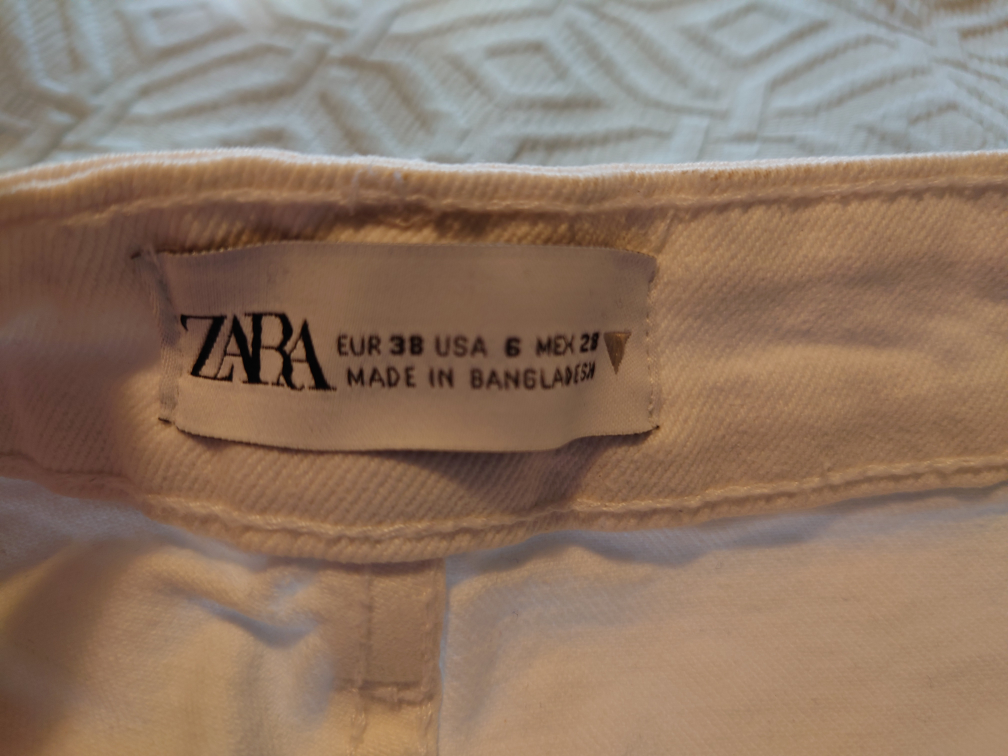 Zara Shorts 💚🥕 image indicator(3)