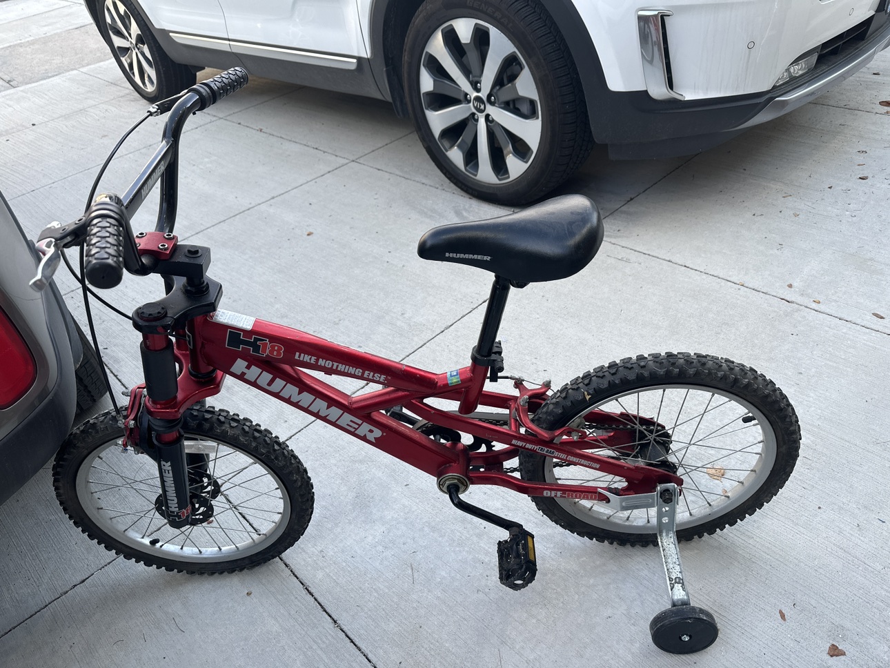 Bicycle with training wheels