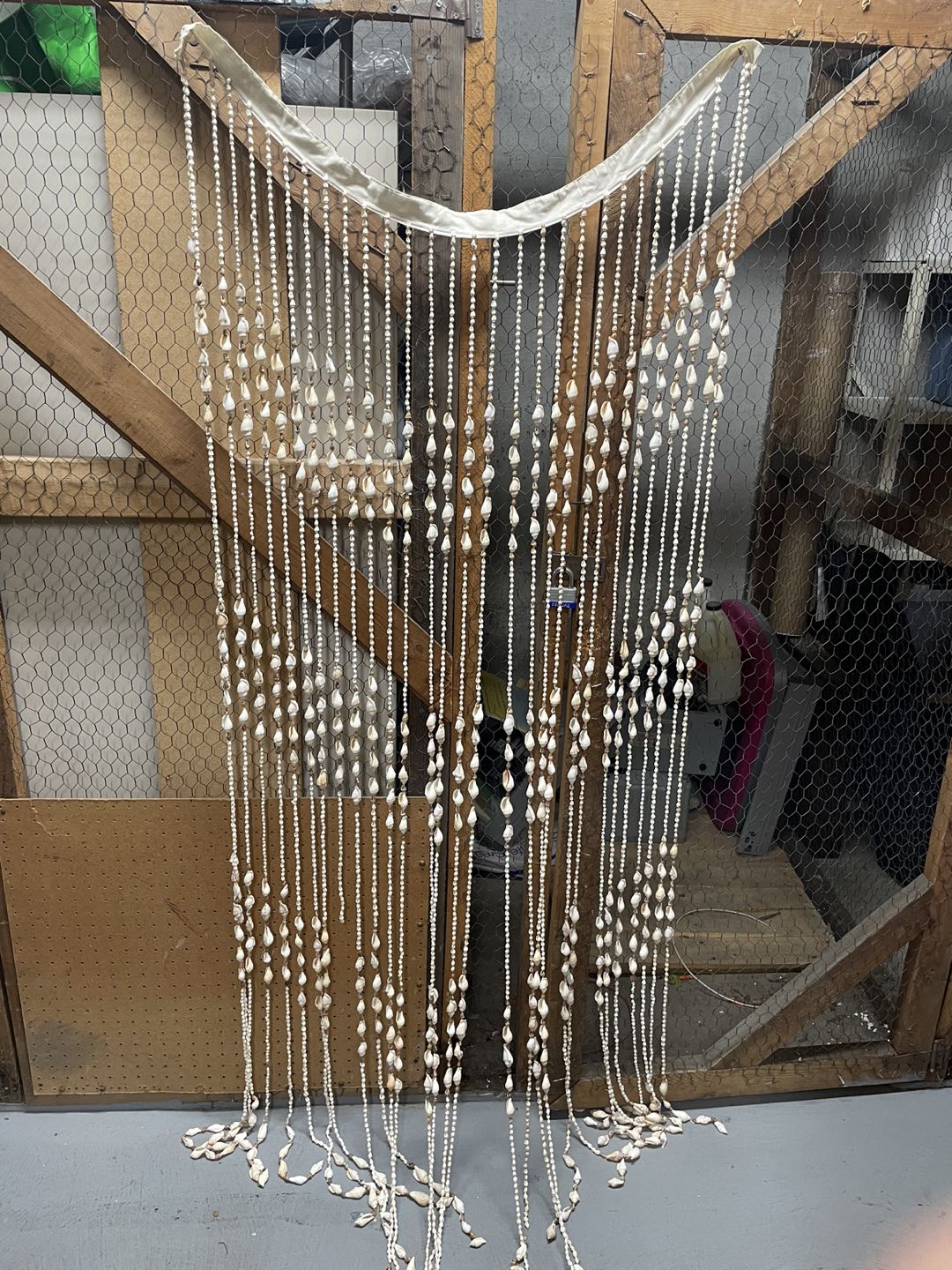 4 Bamboo Blinds, handcraftes lights and shell curtain - photo 3