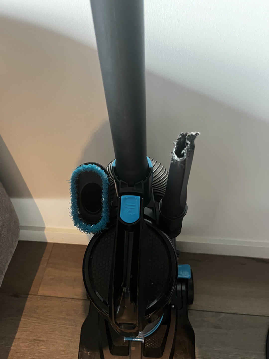 Bissell Power Force Compact Vaccum - photo 4