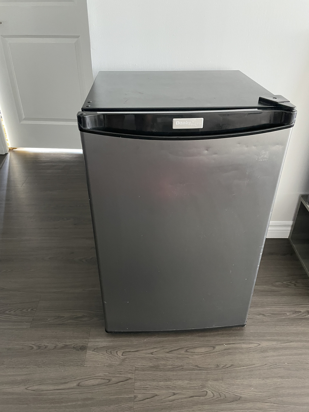 Danby Mini Fridge/ Freezer