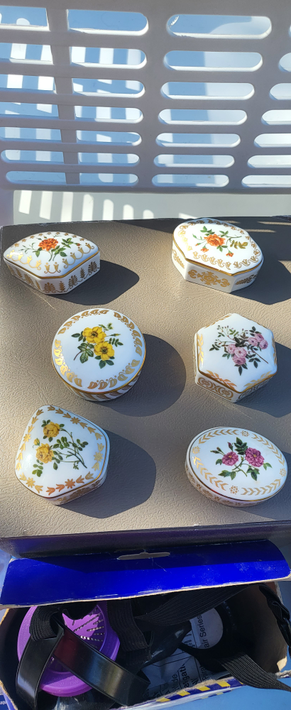 small wooden cabinet image indicator(4)