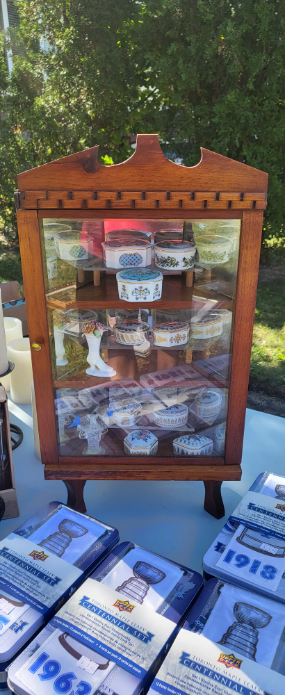 small wooden cabinet image indicator(5)