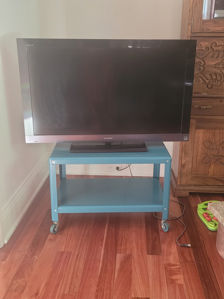 Sony 40inch TV and stand thumbnail