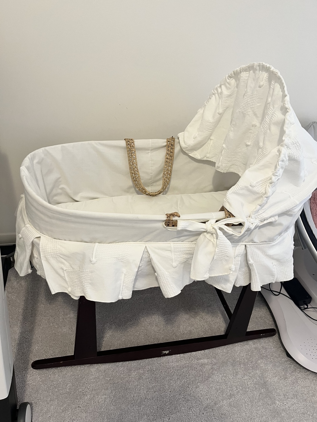 Jolly jumper Stand and Moses basket bassinet