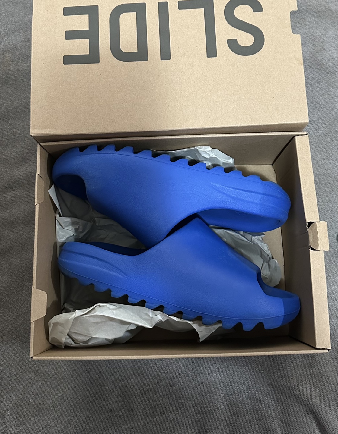 Yeezy slide size 9 - photo 2