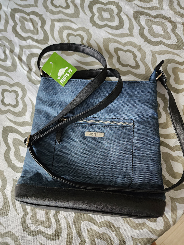 Roots Cross Body Bag image indicator(2)