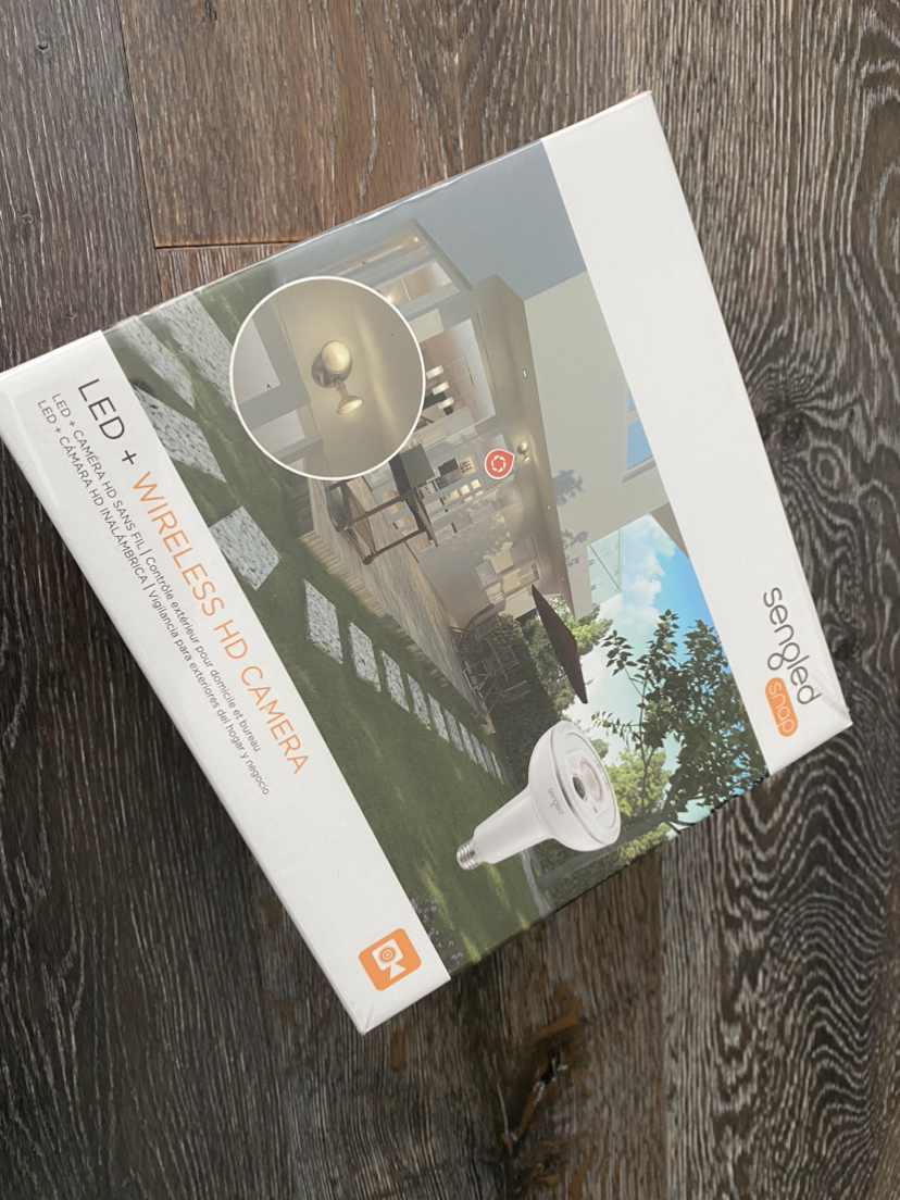 BRAND NEW - smart security floodlight thumbnail