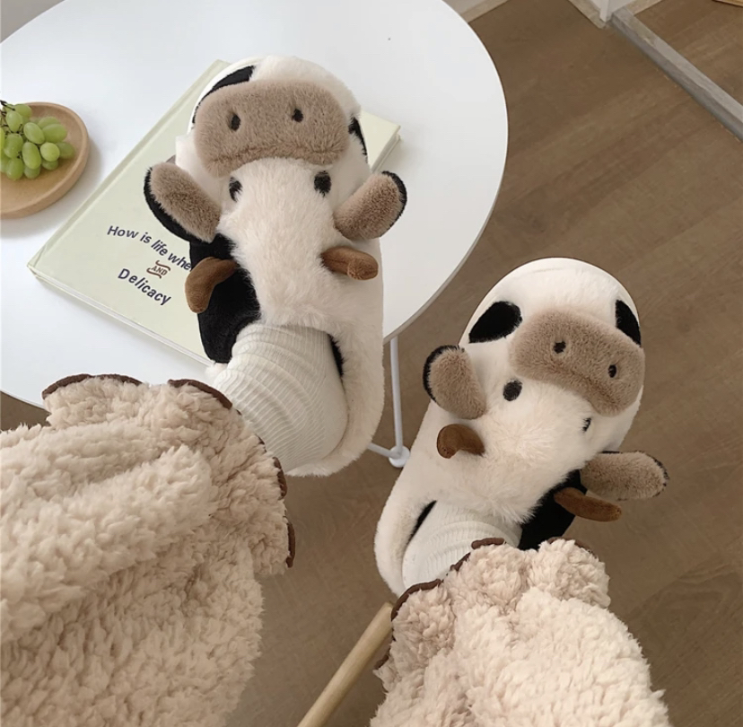 Cute cow slipper comfortable new never worn - photo 3