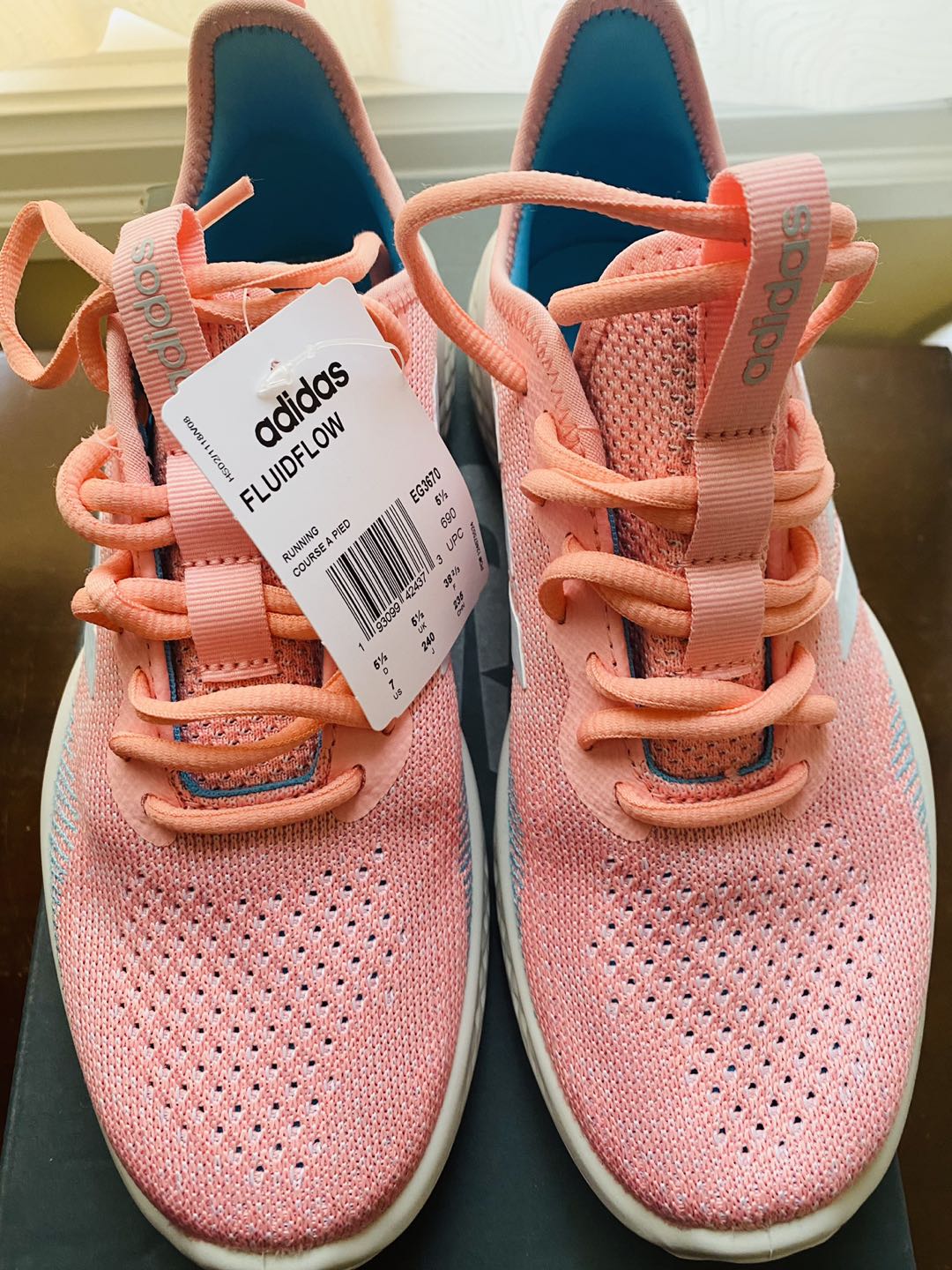 Adidas Women's Size 7 NEW with Box image indicator(2)