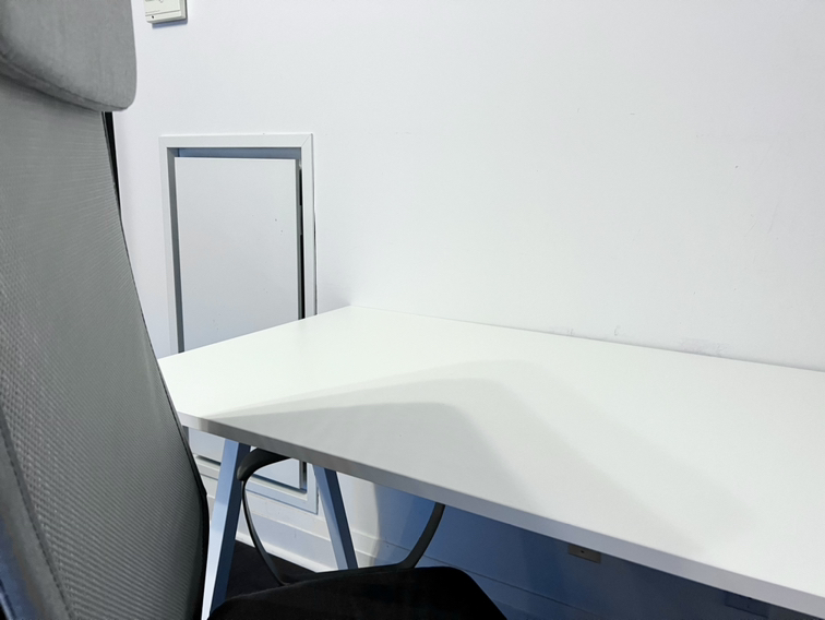 IKEA TROTTEN TROTTEN (Desk, white, 120x70 cm; 47 1/4x27 1/2 ") - photo 3