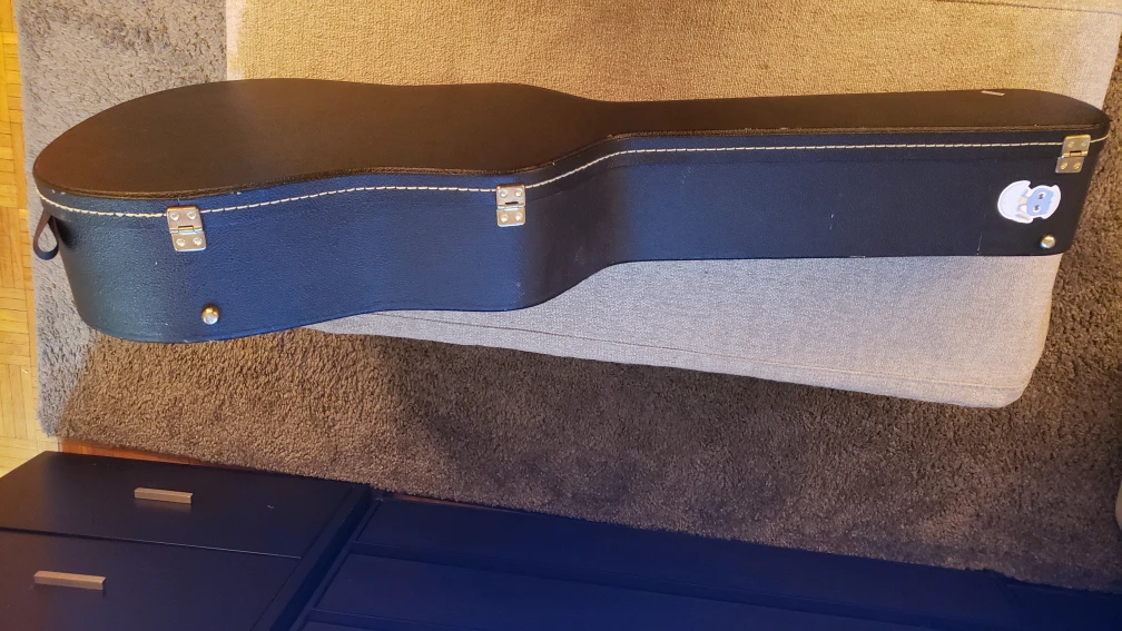 Guitar case thumbnail