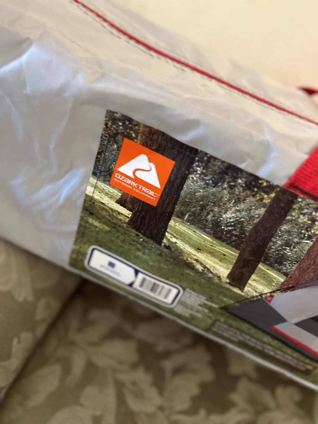 BNIB Ozark Trail 4-Person Instant Cabin Tent image indicator(2)