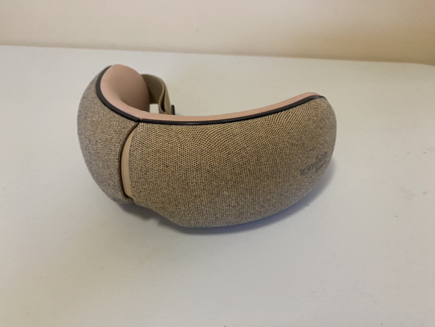 Breo iSeeM eye massager thumbnail