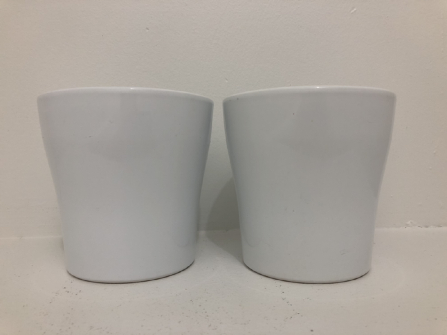 4 various white pots made in Canada and Germany@downtown image indicator(4)