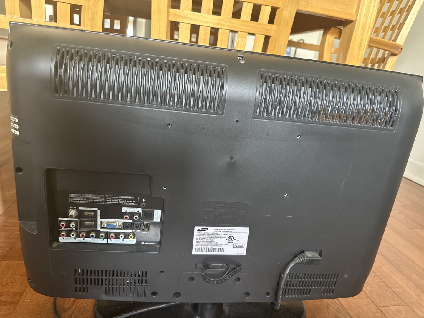 32 inch TV - photo 2