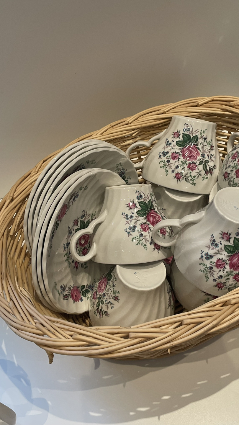 Set of 8 Tea Glasses with Coasters