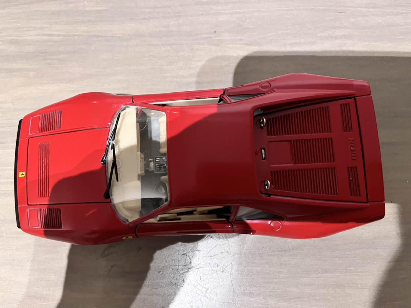 Bburago 1:24 1984  Ferrari GTO.  Made  In  Italy.  No Box - photo 2