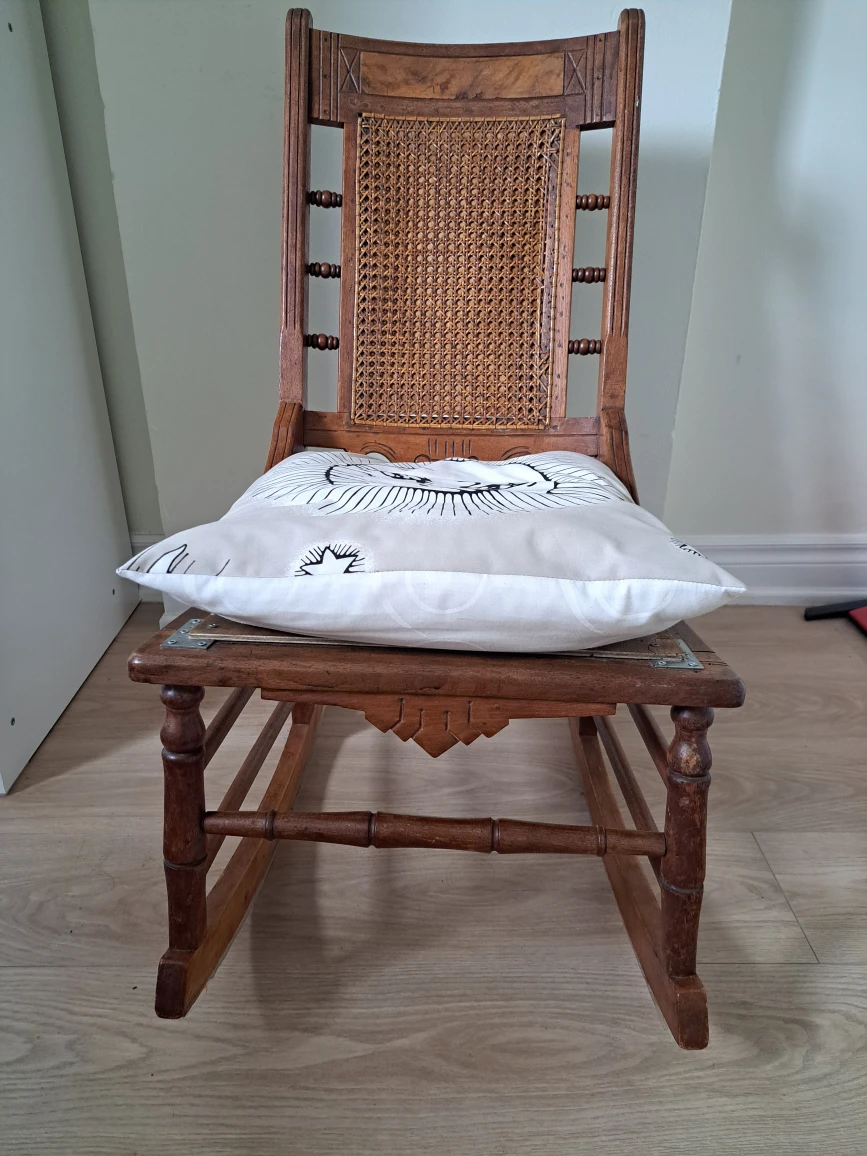 wooden rocking chair - photo 3