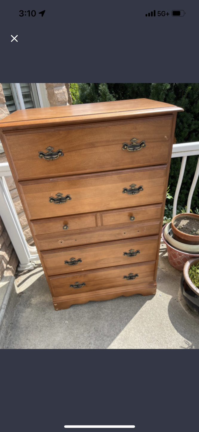 Free Vintage Dresser thumbnail