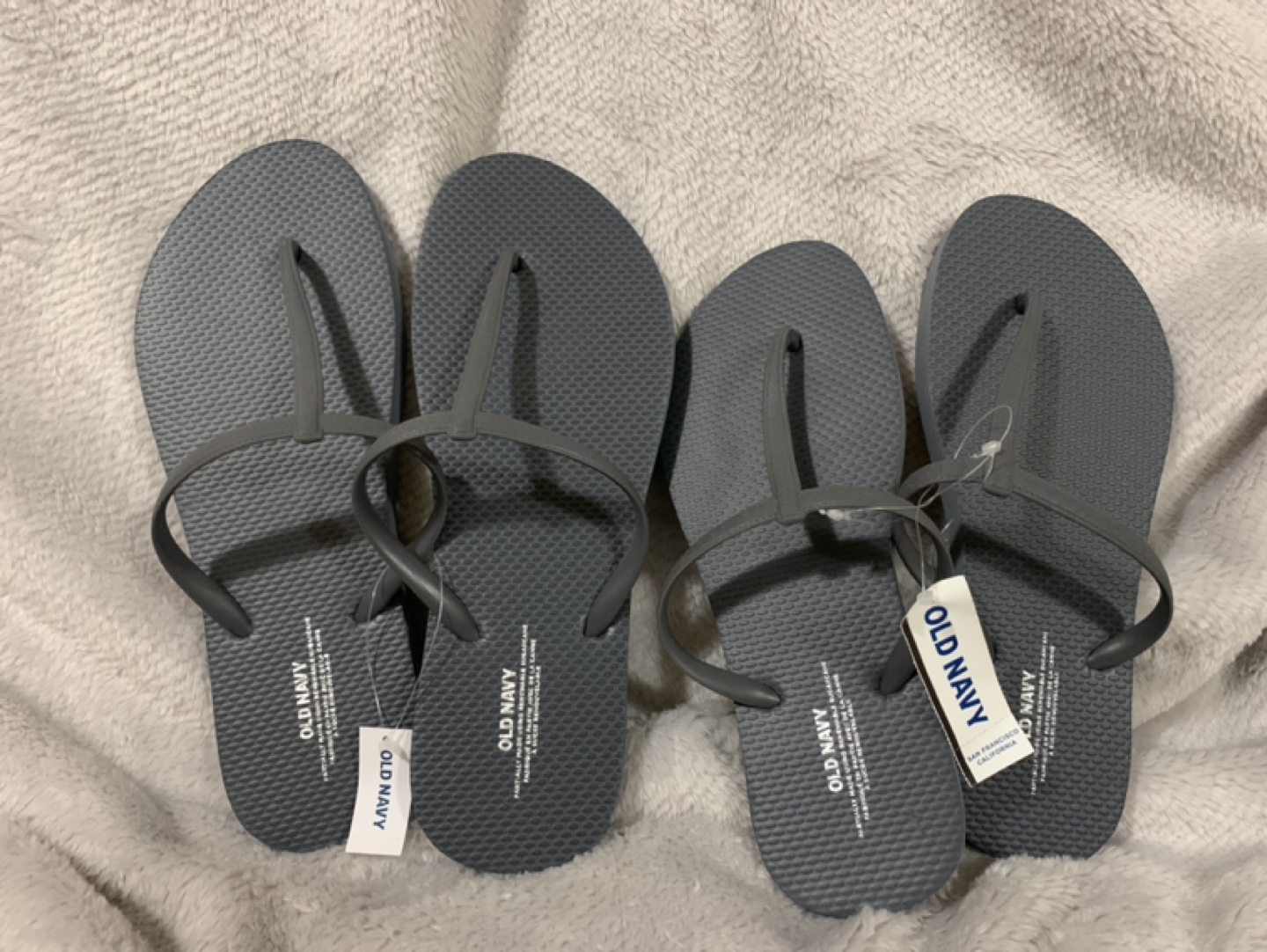 Old Navy T Strap Flip Flops - photo 2