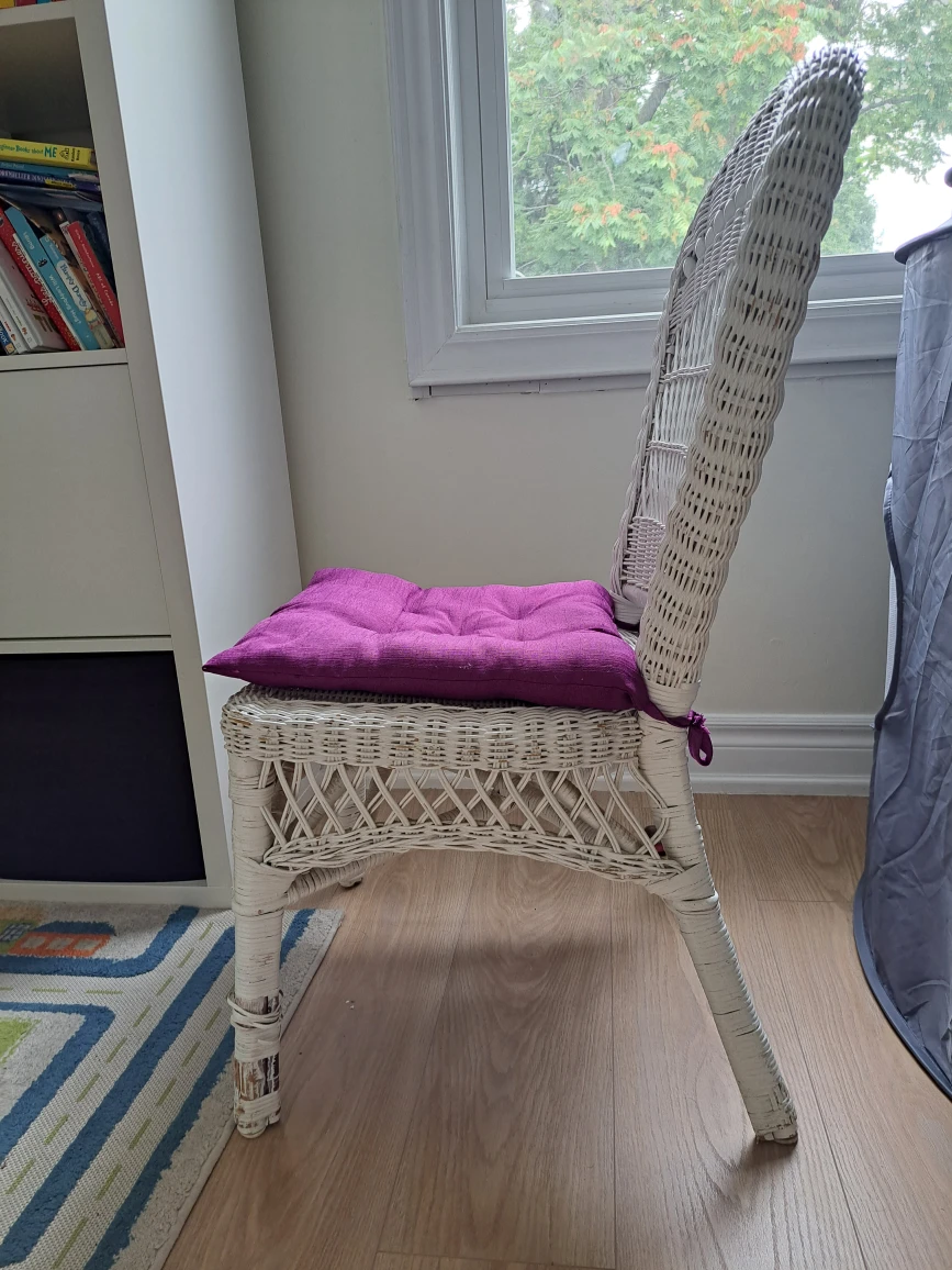 white wicker chair