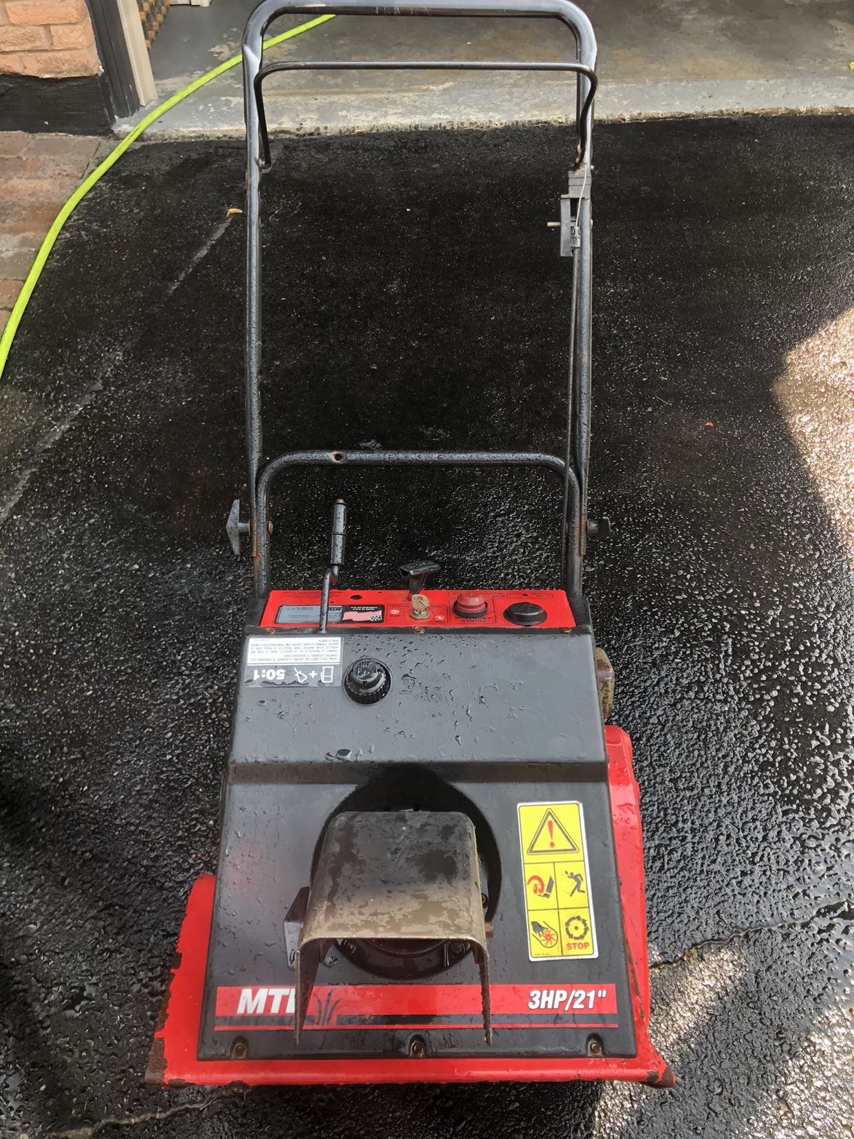MTD 21 Inch Snowblower 3HP - photo 2