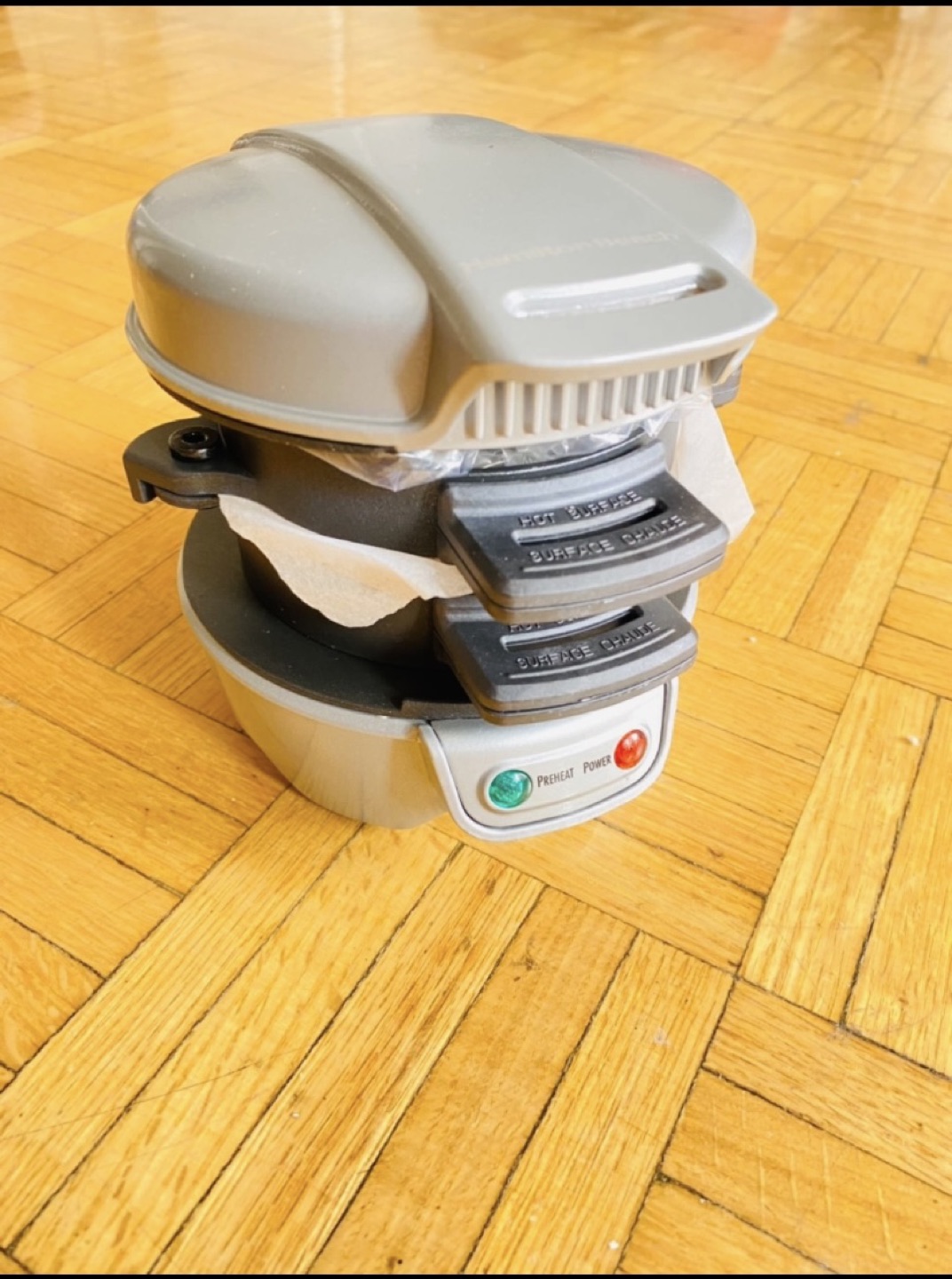 Eggs and muffin breakfast sandwich maker image indicator(2)