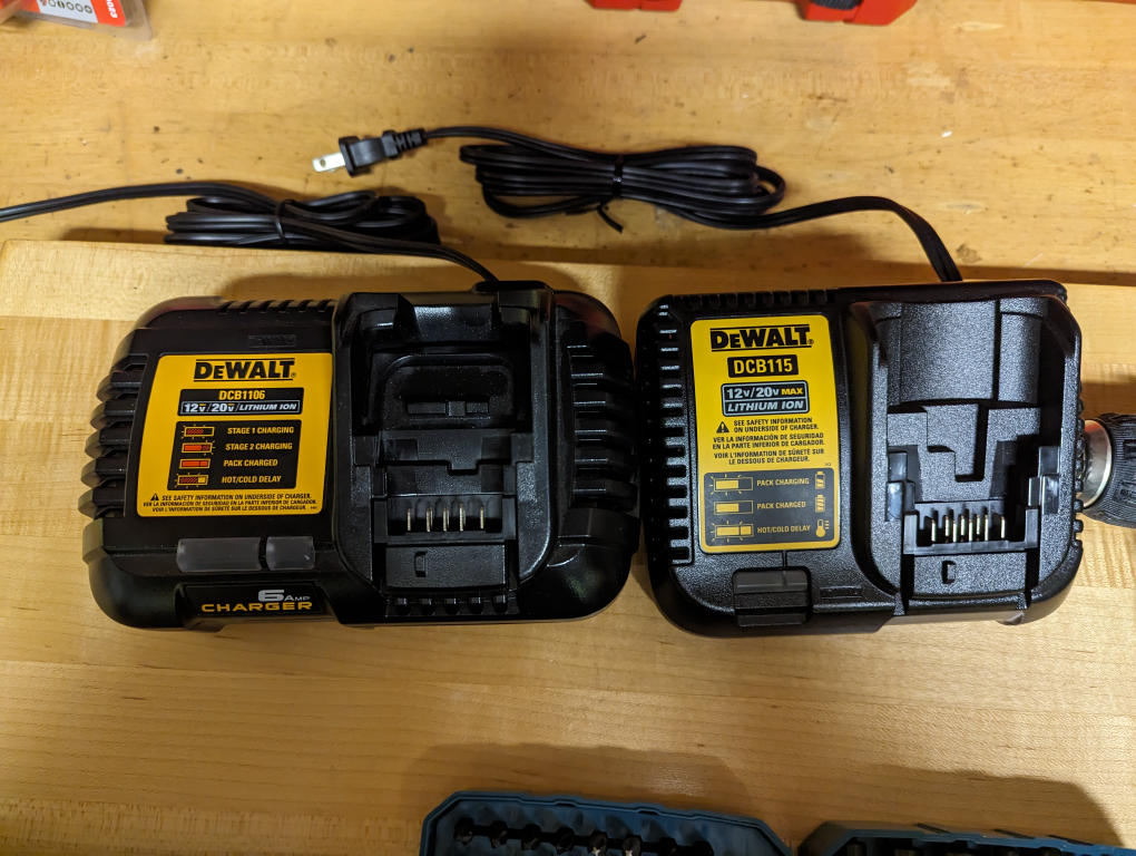 DeWalt 12V Brushless Hammer Drill fast charger + FREE Makita bit - photo 2