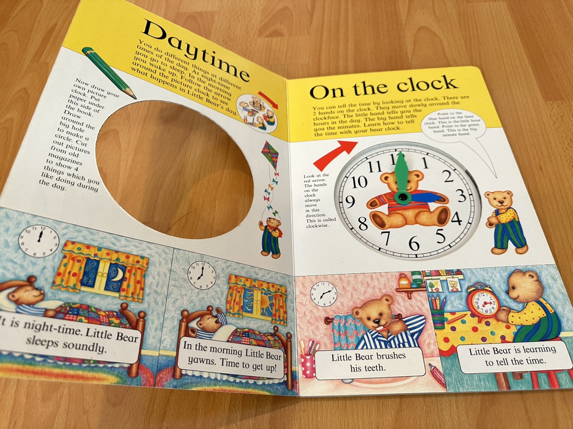 Wooden toy clock & book - photo 3