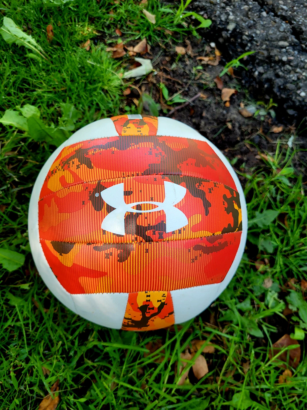 Under Armour Sz 5 Volley Ball - photo 2