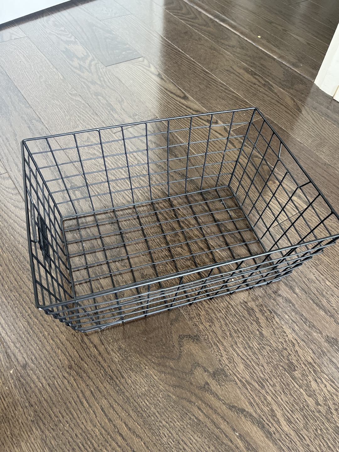 Stationary Cosmetic Storage Basket thumbnail