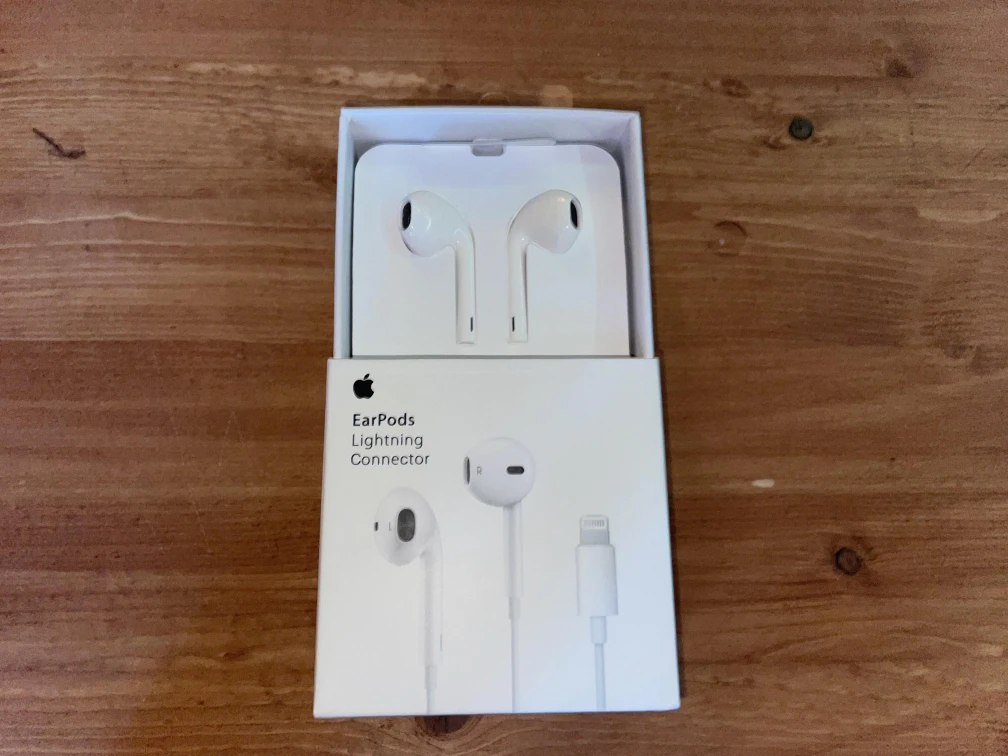 BRAND NEW Apple earpods never used - photo 2