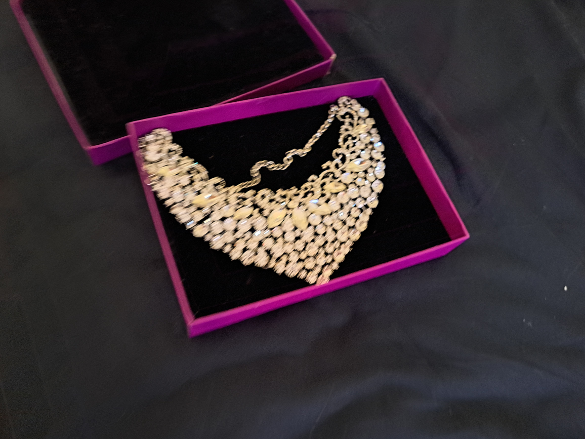 bridal necklace thumbnail