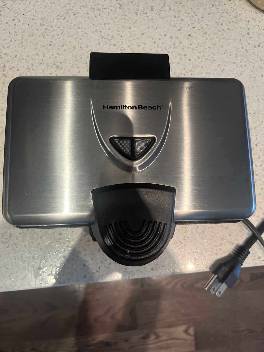 Waffle Maker 🧇 Hamilton Beach Belgian Style (moving sale)
