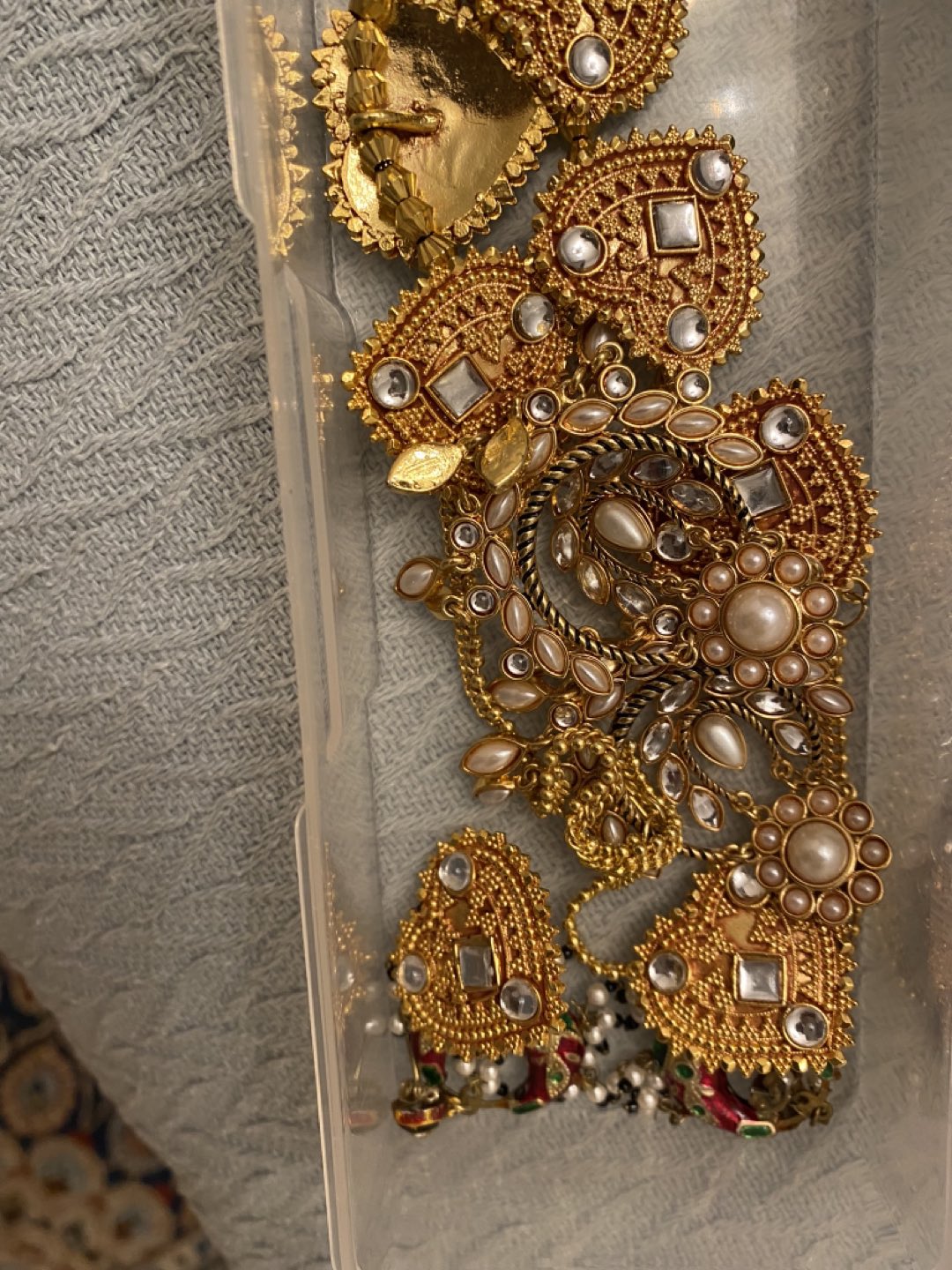 Indian Bridal Jewellery sets necklace and earrings image indicator(2)