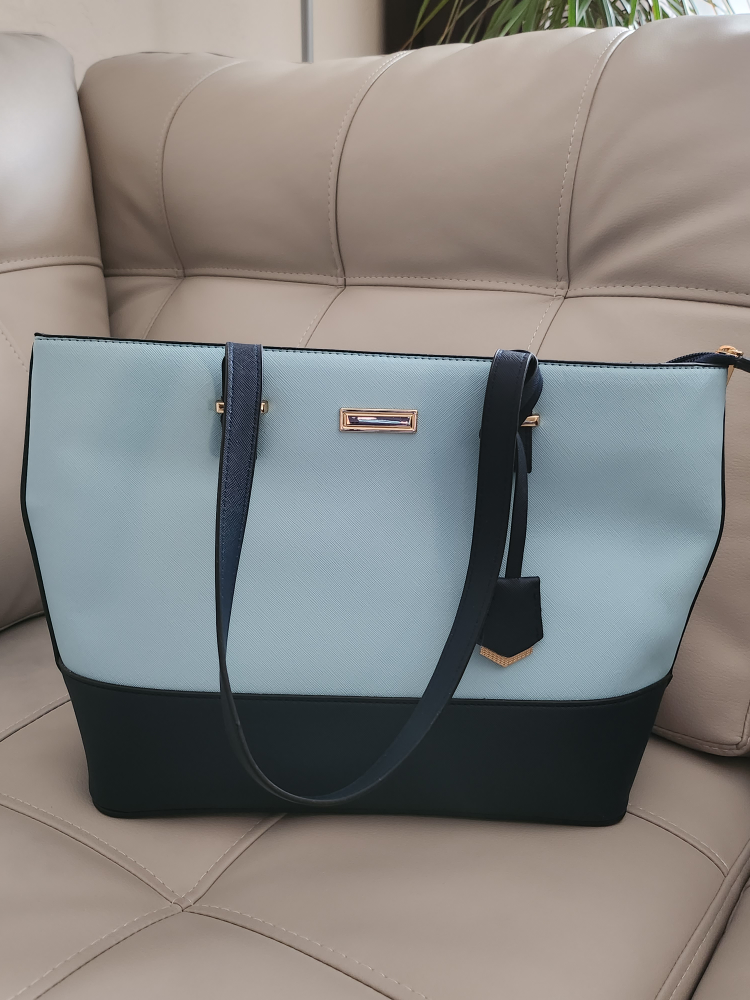 Light and Dark Blue Large Purse image indicator(6)