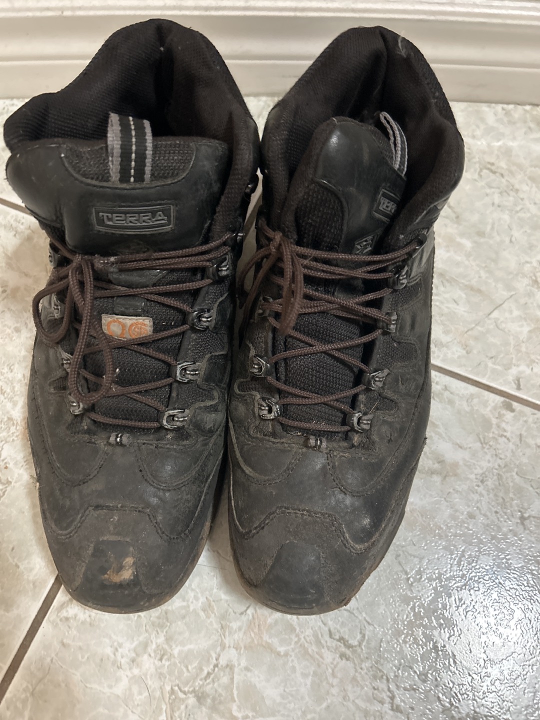 Steel toe shoes