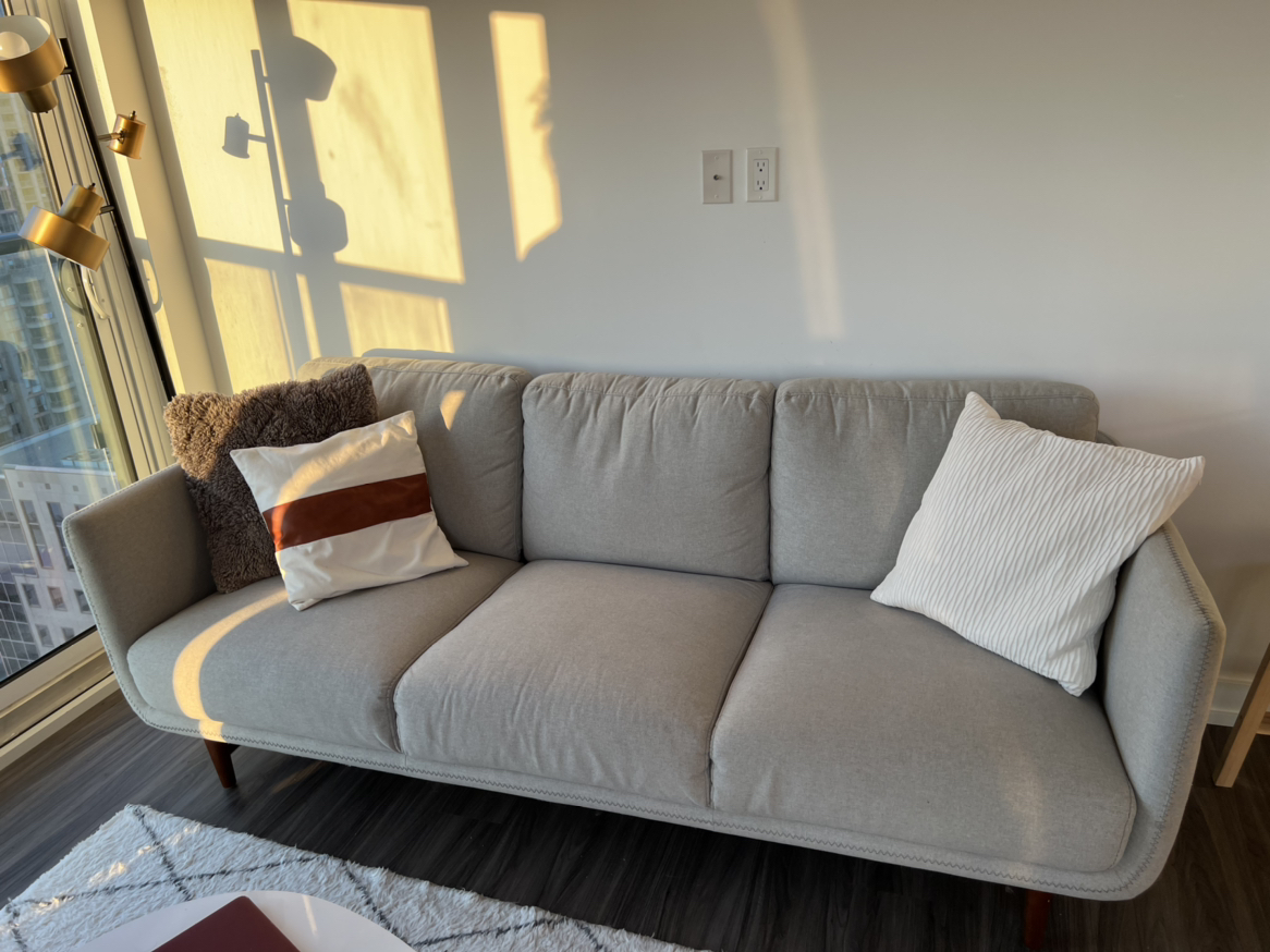 3 Seater Couch/Sofa Structube thumbnail