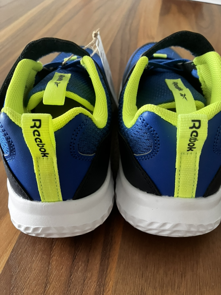 BNWT Reebok Size 2Y Running Shoes - photo 5