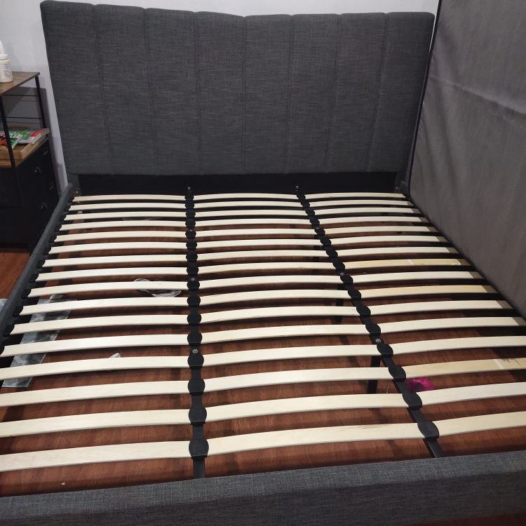 upholstered king size bed 