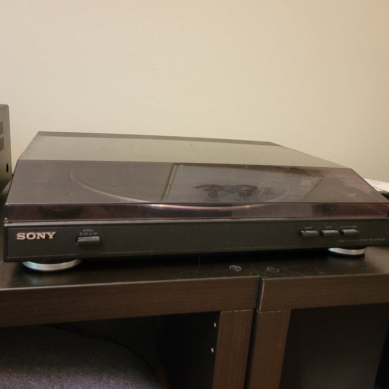 Record Player, speakers and collection image indicator(2)