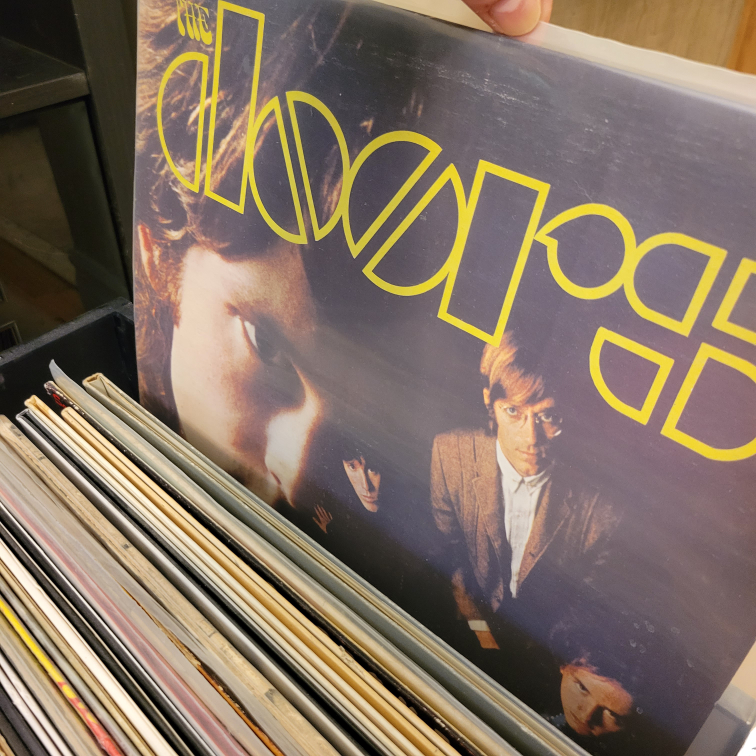 Record Player, speakers and collection image indicator(5)