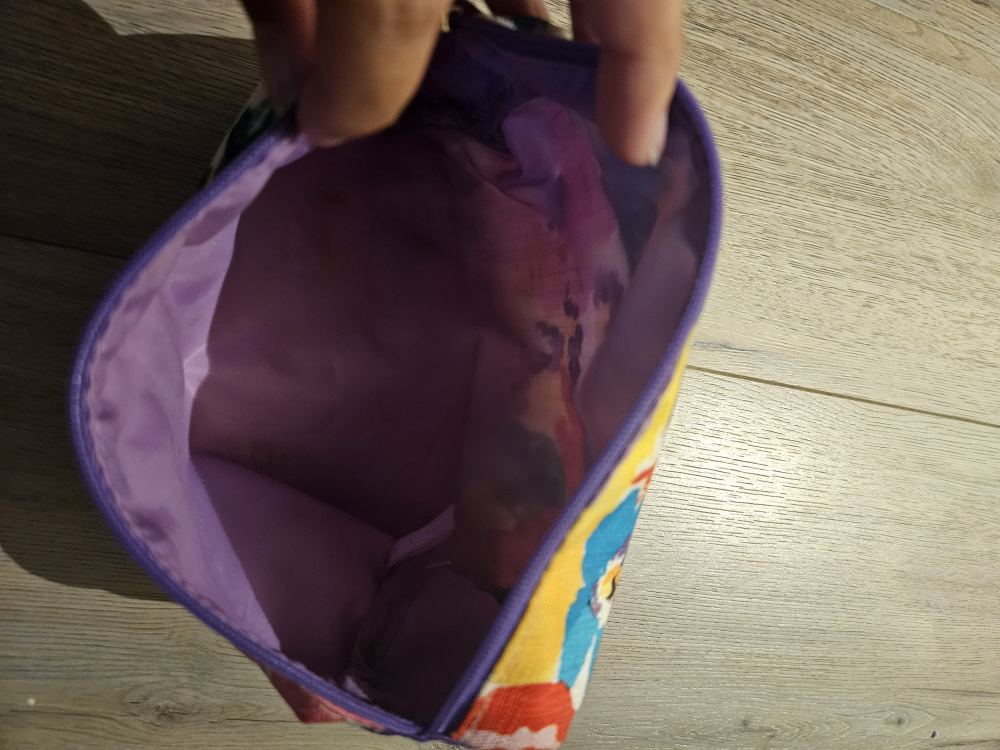 Clinique Makeup Bag image indicator(4)