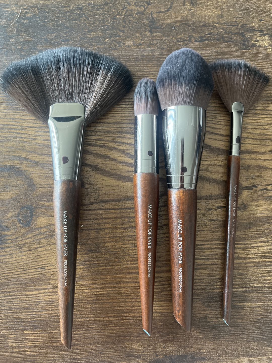 MAKE UP FOR EVER brushes thumbnail