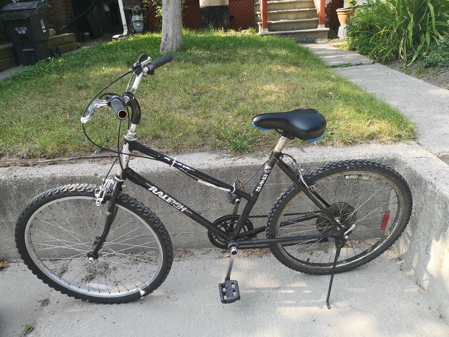 26" Raleigh mountain bike thumbnail