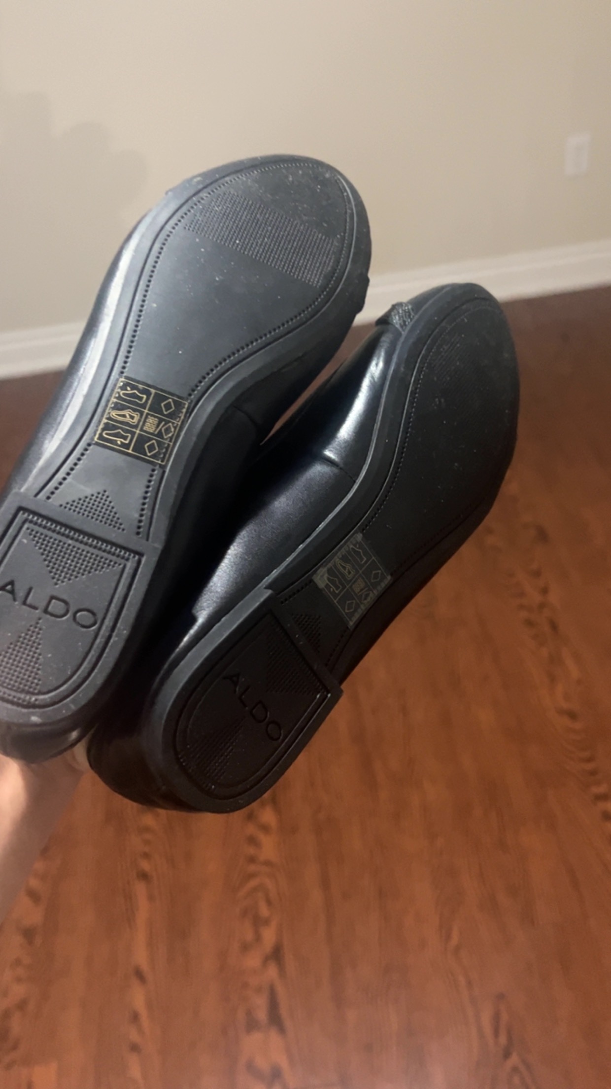 Aldo Sandles image indicator(2)